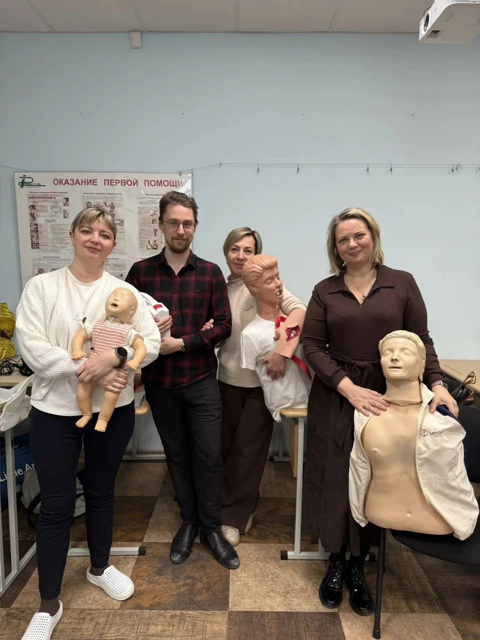 Медики-преподаватели ЦГБ №20 успешно завершили обучение по оказанию первой помощи